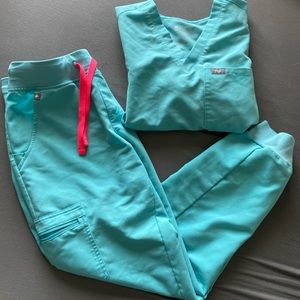 COPY - FIGS S petite jogger pant & XS scrub top S…